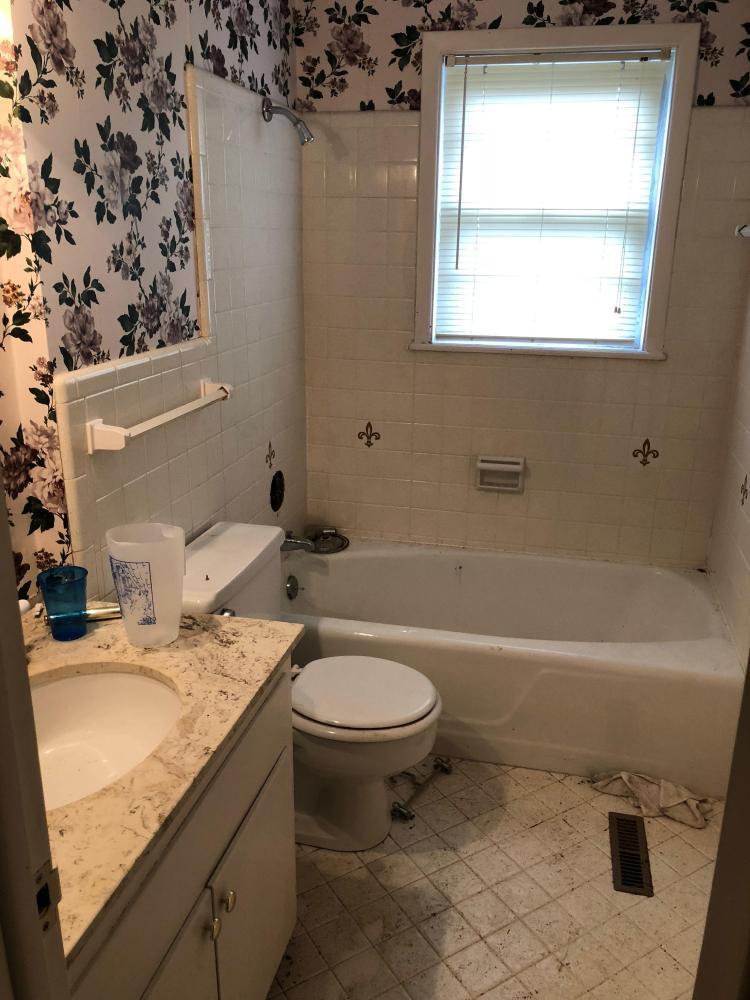 Before Re-Bath Tulsa, OK renovation