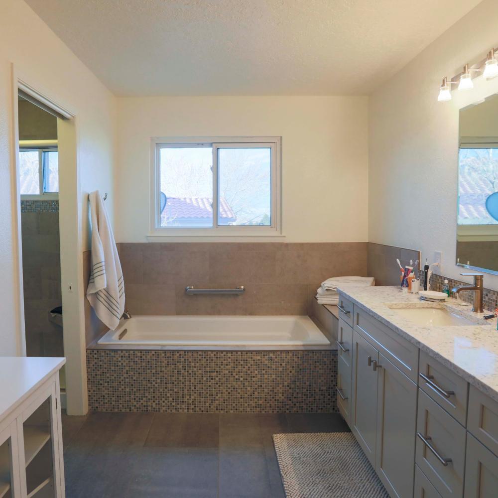 After Re-Bath Albuquerque, NM renovation
