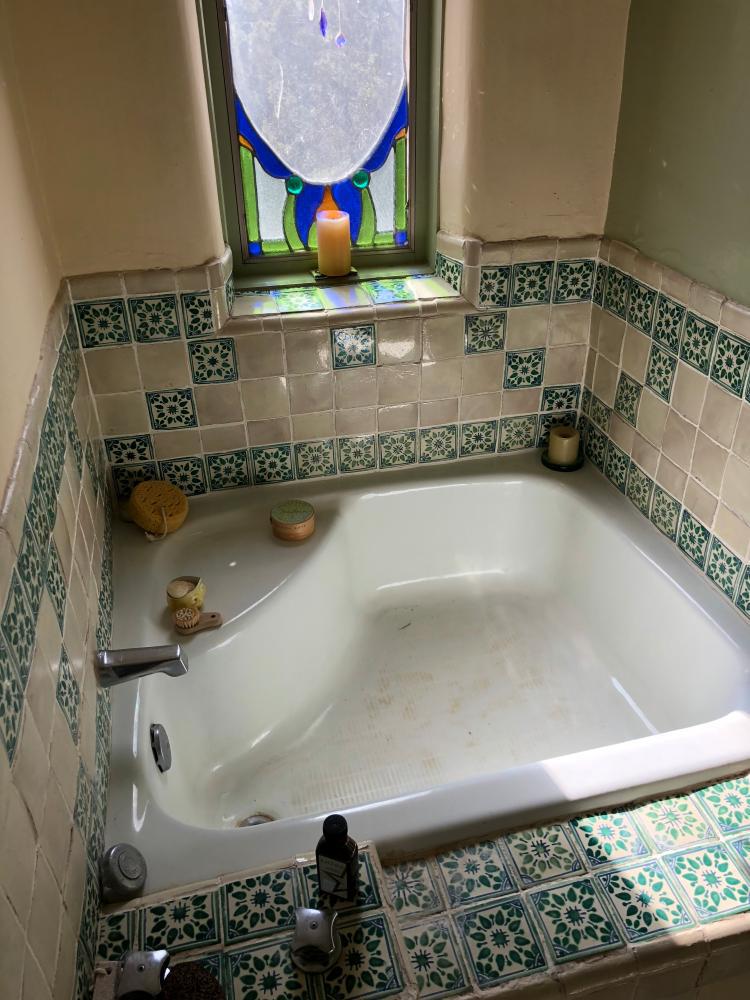 Before Re-Bath Albuquerque, NM renovation