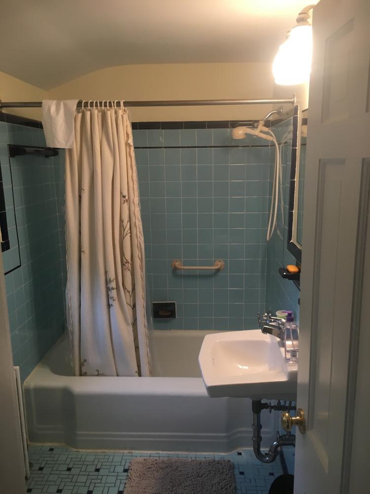 Before Replacement Tub and Wall Surround