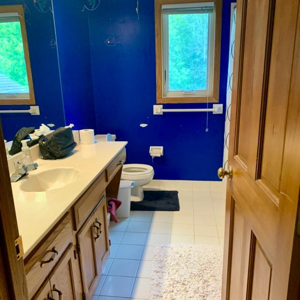 Before Re-Bath Minneapolis, MN renovation