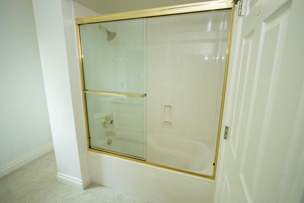 Before Re-Bath Grand Rapids, MI renovation