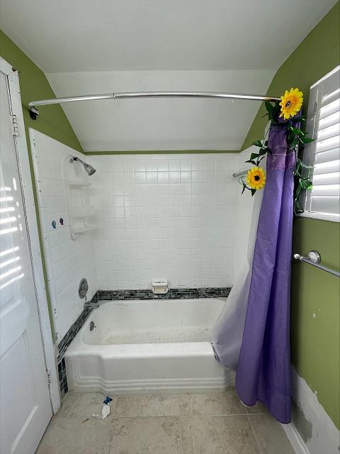 Before Re-Bath Tampa, FL renovation