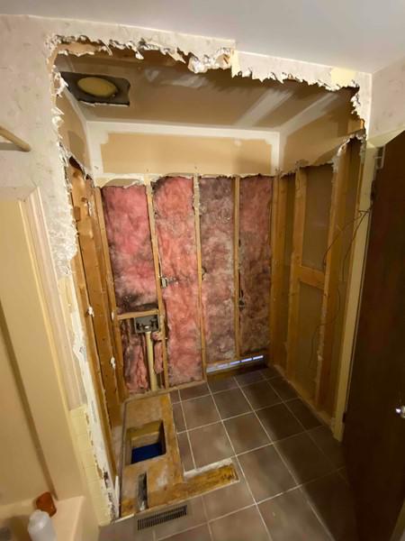 Before Re-Bath Grand Rapids, MI renovation