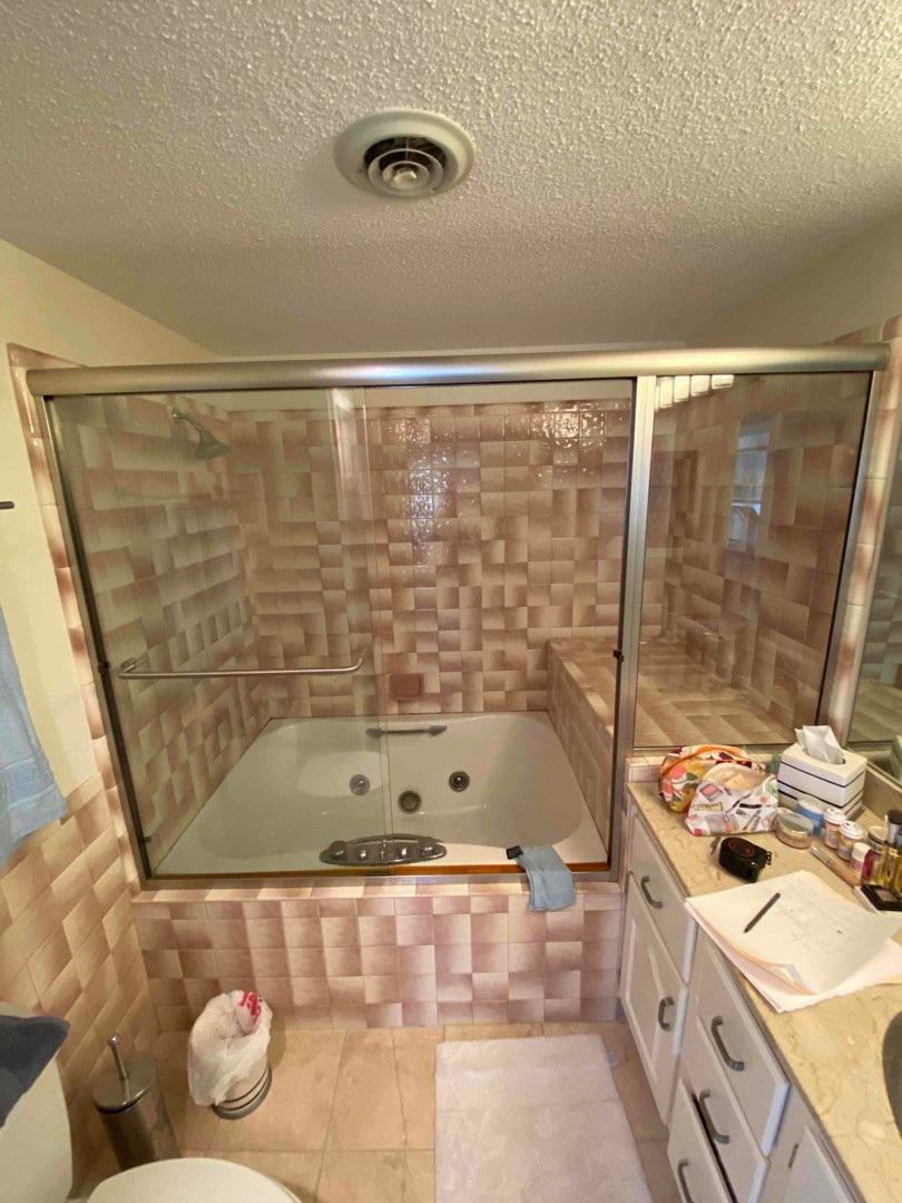 Before Re-Bath Grand Rapids, MI renovation