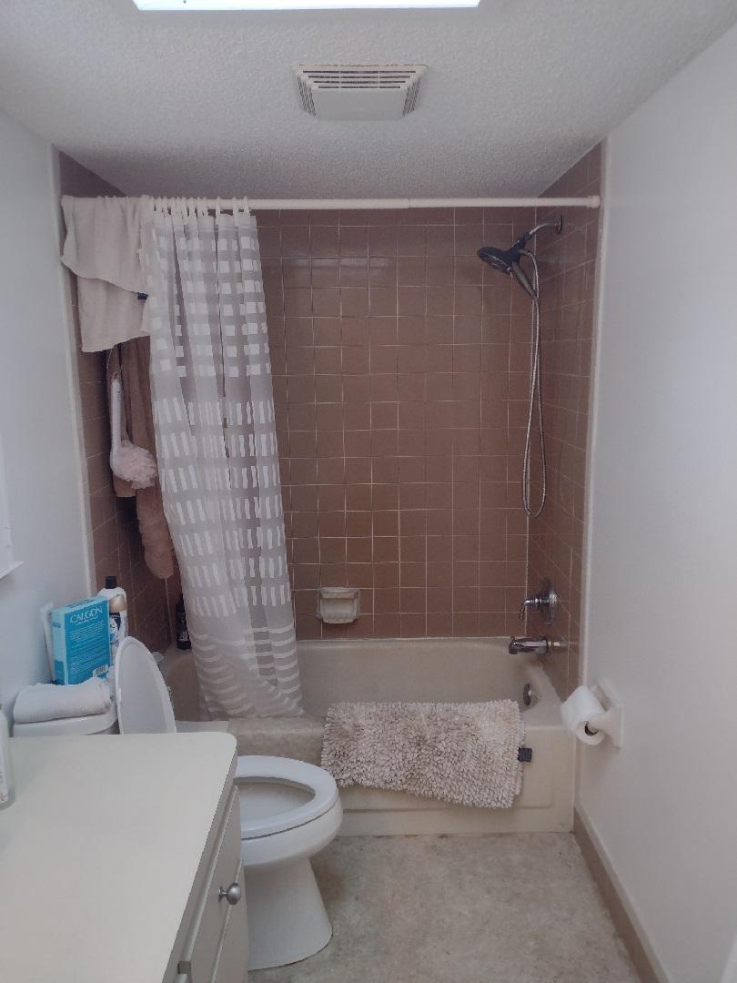 Before Re-Bath Tampa, FL renovation