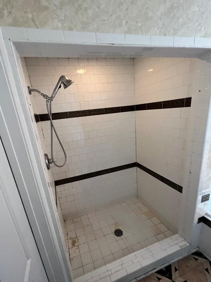 Before Re-Bath Wilson, NC renovation