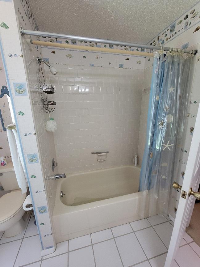 Before Re-Bath Tampa, FL renovation