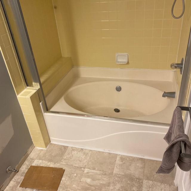 Before Re-Bath Dayton, OH renovation