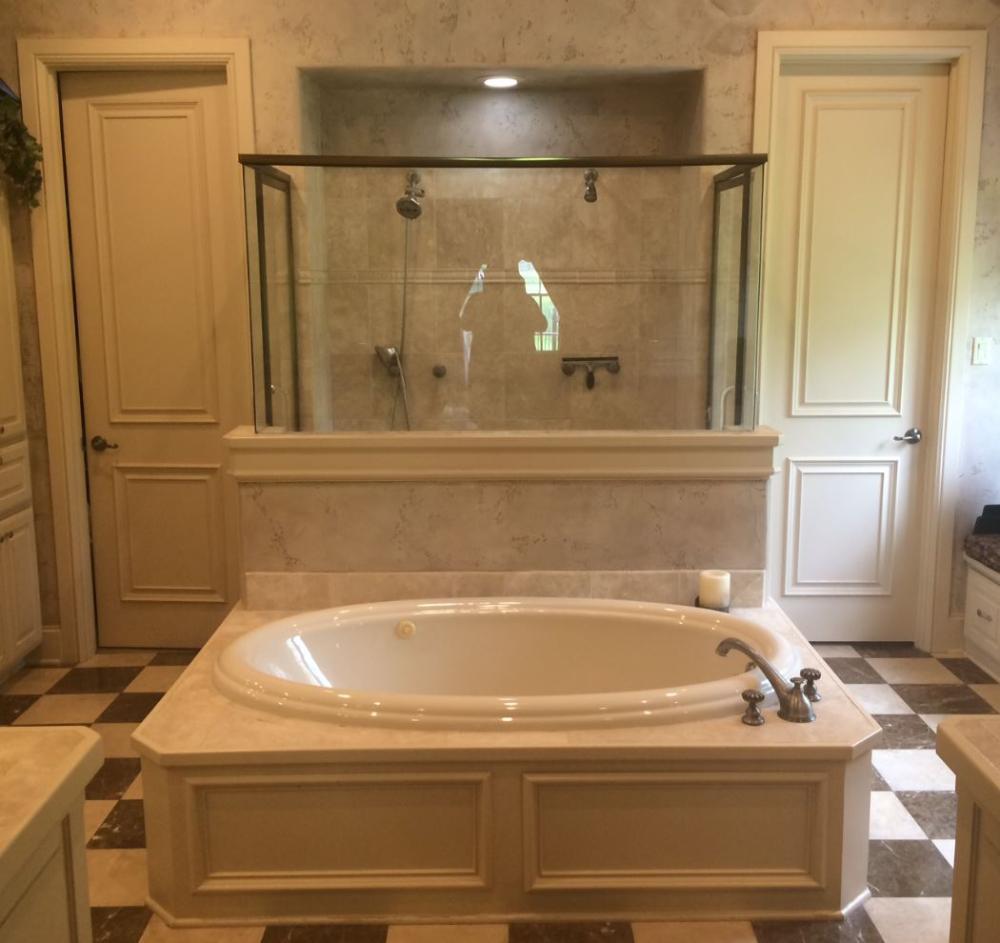Before Re-Bath Dallas, TX renovation