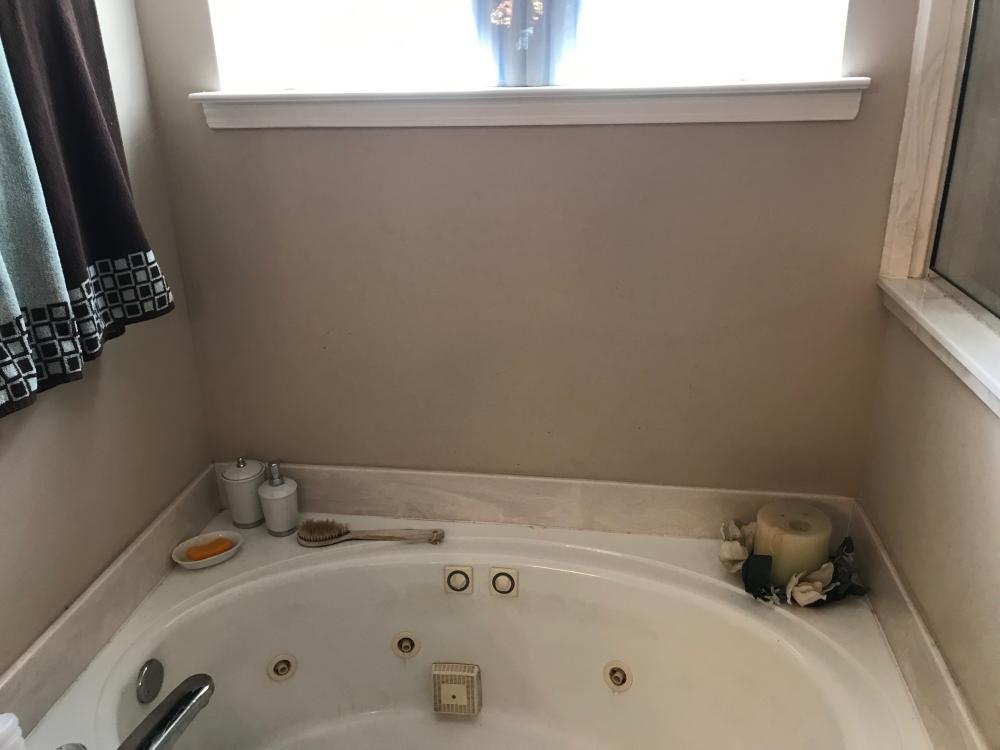 Before Re-Bath Memphis, TN renovation
