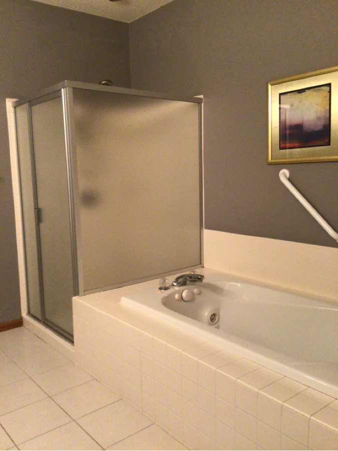 Before Re-Bath Minneapolis, MN renovation